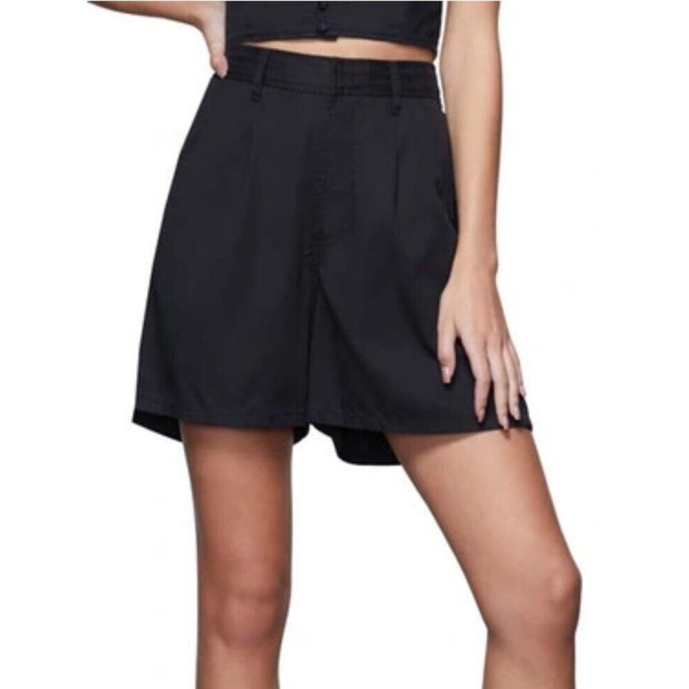 Good American A Line Drapey Trouser Short Size 2 Black 25”x4” 90s Y2K Pleated